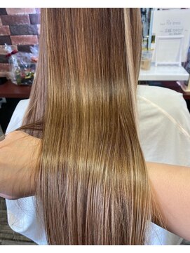 ヘアー リードレス(hair Re:dress) 大人可愛いハイライトうるツヤ髪ストレートロング髪質改善