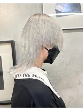 ジーナ(XENA) 【光】silky white