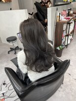 アット(at...)&nbsp;ダークグレー×レイヤーカット