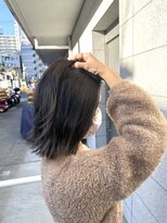 カミビト マヴィー(kamibito mavie)&nbsp;20代30代大人可愛いアッシュベージュくびれボブ耳掛け透明感