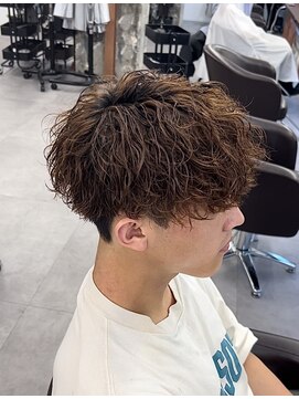 エイド 渋谷(aid) 刈り上げマッシュ×波巻きパーマ