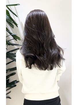 メゾンブラン アヴェダ(Maison Blanc AVEDA) 【鳥羽】グレージュカラー×レイヤーカット