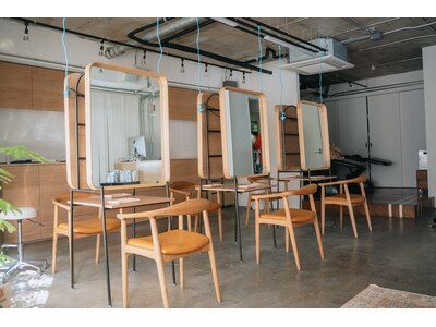 salon sea店内