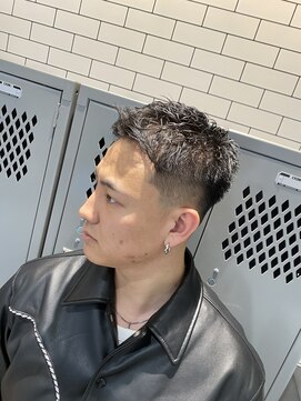 フランクスバーバーリベラルド 横浜(FRANK'S BARBER LIBERALD) ミドルフェード/アップバングU