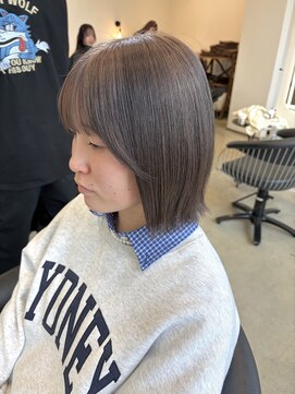 クオン 伊勢崎(QUON.) グレージュカラー