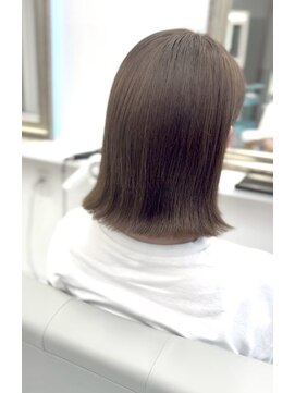 シャルティア 岩国(SHALLTIA) ベージュカラー/オリーブベージュ/カーキ/髪質改善/艶髪/外ハネ