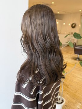 ルッツ(Lutz. hair design) 3/6 ベージュ　ブリーチなし　【千代田彩夏】