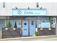 フランティス(frantis HAIR&SPA)の雰囲気（ブルーを基調としたフレンチアンティークなお店です。）