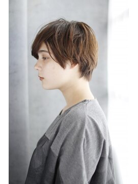 ヘアメイク ナル(hair make nalu) ふんわり大人外ハネショート