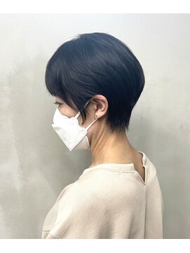 カラフェ(carafe) 丸みくびれショート