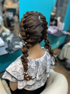 リエラ 新宿(RIERA) 編み込みツイン