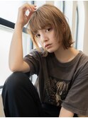 ミニウルフ くびれヘア ホワイトベージュ