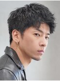 スパイキーショートビジネスショートツイストパーマ刈り上げ30代