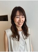 大人ゆるふわロング/グレイヘアもしっかり染めてベージュカラー