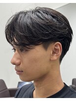 カルム(kalm)&nbsp;メンズセンターパートウルフセンターパートニュアンスパーマ襟足