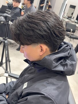 ササ 京都河原町店(33 SASA) フェザーパーマ×テーパーフェード京都四条河原町