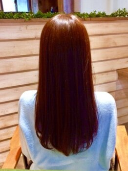 マトリカリア(Matricaria)の写真/思わず触れたくなる極上の質感☆低刺激なコスメストレートで、広がりを抑えた魅力溢れるスタイルへ