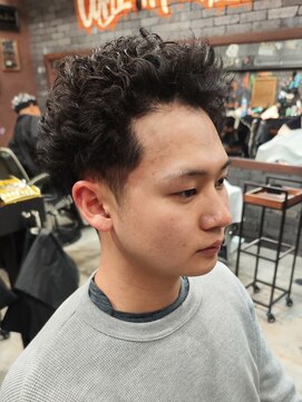 フォーコーナーズカットショップスリーセント 栄(FourCornersCutShop 3/cent) 仏陀パーマ/ブッダパーマ/スパイキーショート