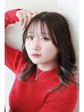 ステラ ヘア デザイン サロン(STELLA hair design salon)&nbsp;シルバーグレーのインナーカラー×ミディアムレイヤー【由比藤】