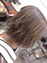 トゥエンティーフォー(24)&nbsp;ふんわり可愛いアッシュブラウン