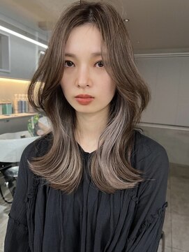 サイン 表参道(SIGN) ふんわりミディアムシースルーバングアッシュカラー大人ボブ