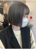 ぷつっとしたラインが今っぽいボブカット×グレージュカラー