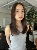 顔周りレイヤーロングアッシュカラー