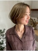 前髪なし大人ベージュカラー丸みショートボブヘア♪