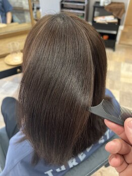 シエル(Ciel)の写真/自然なストレートヘア♪髪質改善やトリートメントも充実で、通いやすさも魅力のサロン。