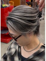 テンバイリップスヘアー(TEN by LIPPS hair)&nbsp;大人かっこいいシルバーグレーバレイヤージュセンターパート