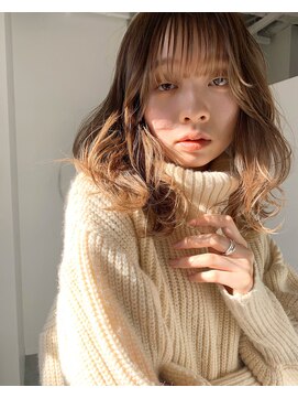 ルーム(Loom.) ハイライトで透け感と柔らかさをプラス