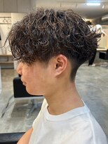 ヒュイル バイ ニアウ(Hwyl by Niau)&nbsp;メンズマッシュパーマ波巻スパイラルパーマニュアンスパーマ