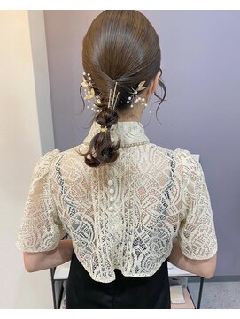 ミラ(Mila) 短くても諦めないで！ミディアムボブ★艶々タイトポニー