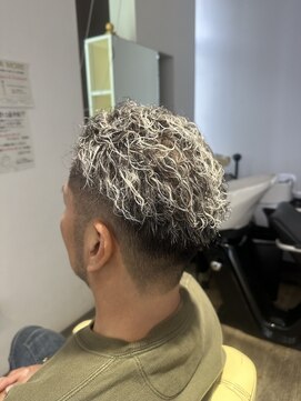 ケイズヘアー(K’s hair) ホワイトメッシュ×極道パーマ