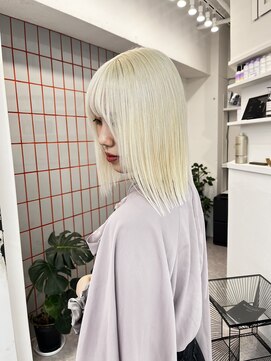 ペレ 渋谷(PELE) イメチェン/ホワイトブロンド/外ハネボブ/美髪/渋谷