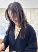 ミディアムヘア　ナチュラル　透明感　艶感カラー　オリーブ