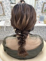 サクララ(Sakura la)&nbsp;編み下ろし／結婚式お呼ばれヘア/参列ヘア/二次会ヘア