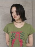 切りっぱなしボブと顔まわりレイヤーでモードでストリートな暗髪
