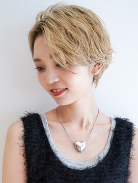 カライング(ing) 大人可愛い20代30代40代黒髪前下がりひし形小顔ボブ丸みショート