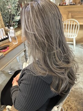 ウィークエンド(WEEKEND) 白髪活かしバレイヤージュ☆明るさ筋感抜群！【22000円】