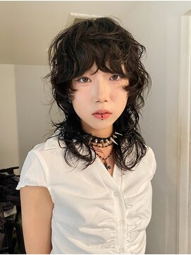 ナループロアツム(Nalu pu loa Tsum) ウルフパーマ/レイヤー/レイヤーパーマ/マレットヘア