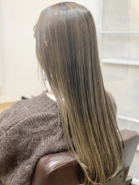 ルーム(Luum) グレージュ　ｘ　極細ハイライト