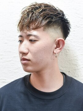 メリケンバーバーショップ コウベ(MERICAN BARBERSHOP KOBE) ショートレイヤーかき上げソフトツーブロックビジネス9