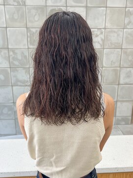 トゥコ(tuco) ロングパーマ　ブラウンカラー　くるくる