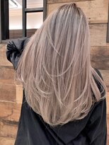 リード バイ ラグーン(LEAD by LAGOON)&nbsp;ホワイトミルクティーベージュケアブリーチインナーイヤリング