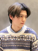 ノイセル(Noisyle)&nbsp;韓国センターパートウルフグレージュカラー