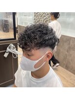 カイノオム 梅田(KAINO HOMME) 高め 刈り上げ スペインカール スパイラル