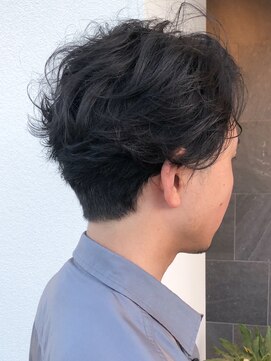 メゾン アヴァロ(Maison Avallo) くせ毛カールのツーブロックショート