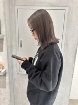 ヨーク(YOKE)&nbsp;YOKE 切りっぱなしボブ外ハネミルクティーグレージュブリーチ