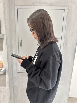 ヨーク(YOKE) YOKE 切りっぱなしボブ外ハネミルクティーグレージュブリーチ